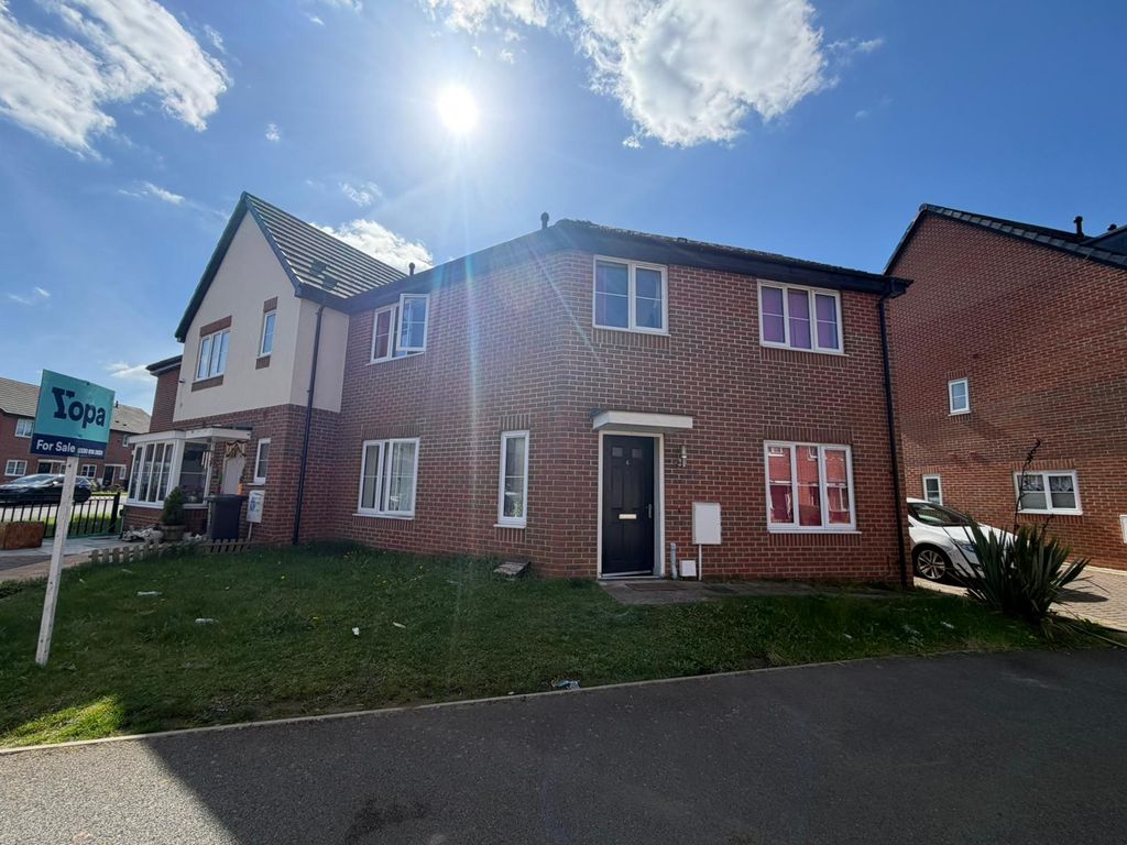 3 bed semi-detached house for saleIris Close, Leicester LE5
