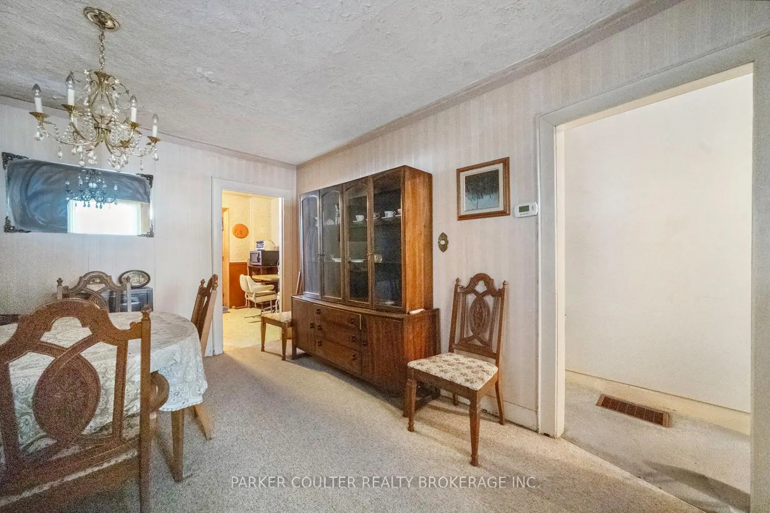 Additional image 8 of 26 Larchmount Avenue