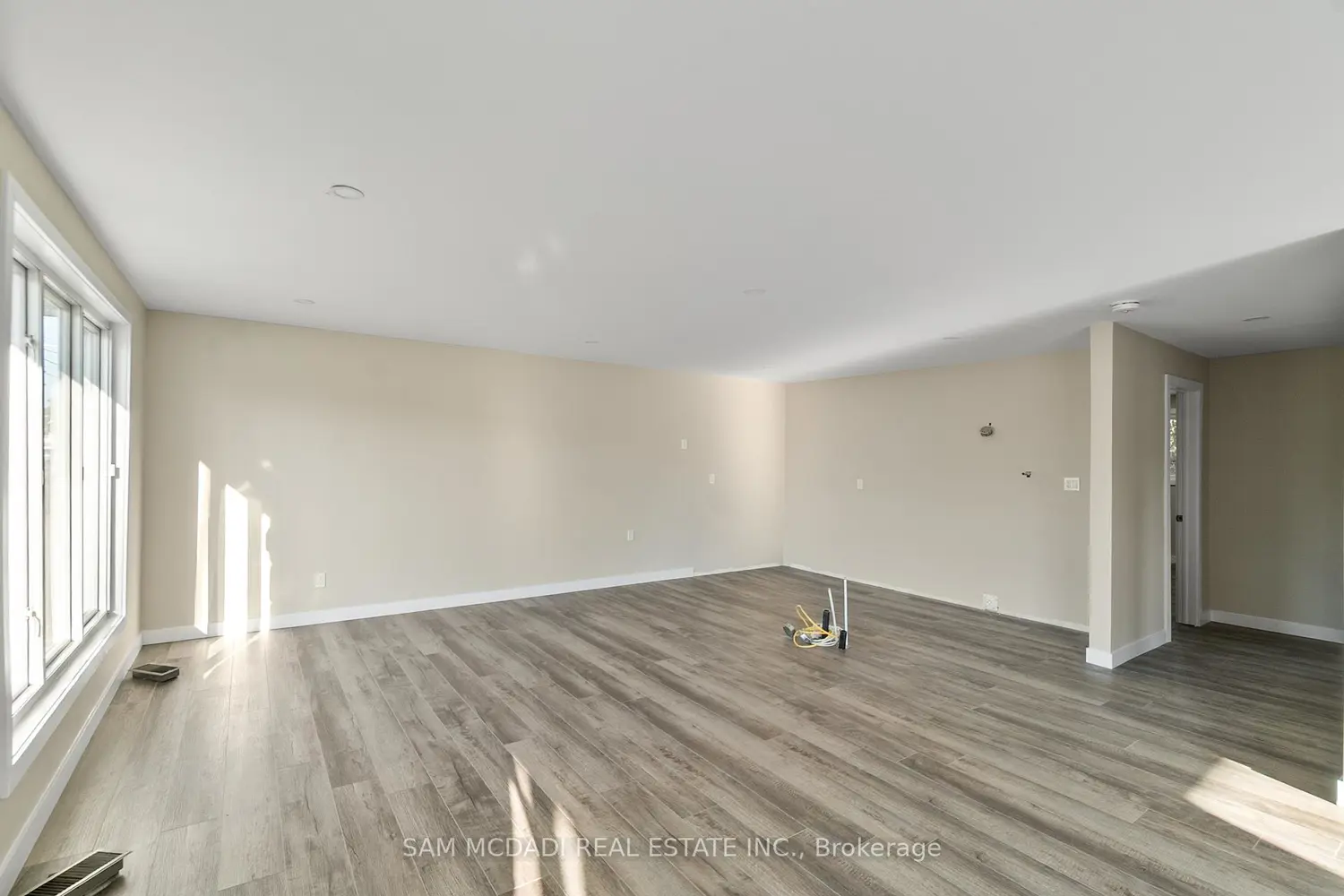 2709 Laurier Street photo 5