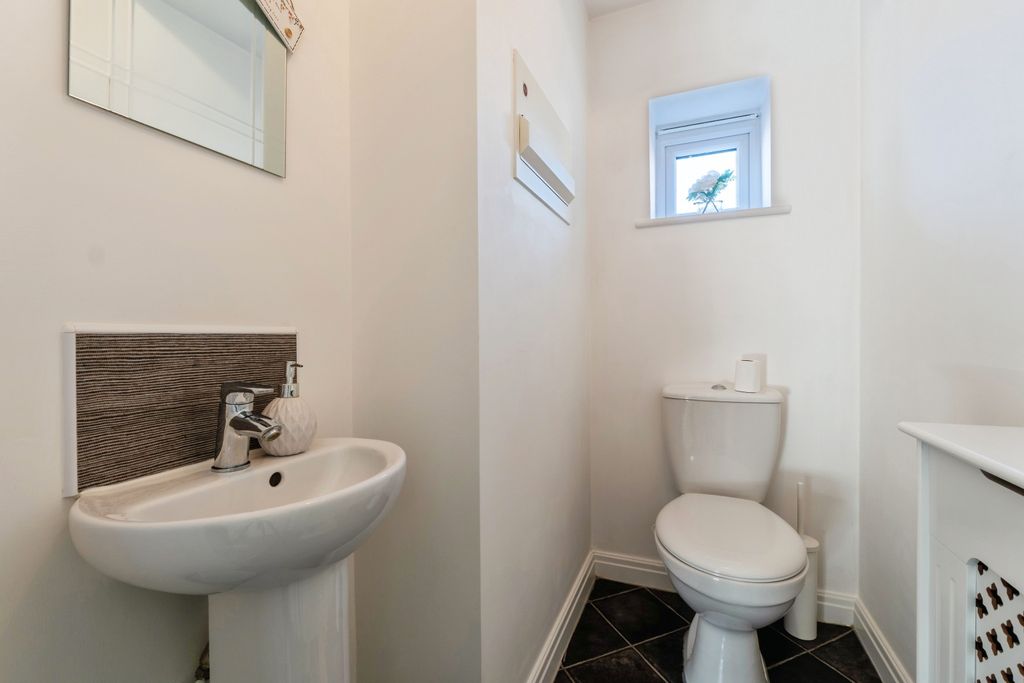 Additional image 11 of 2 bed end terrace house for saleField Edge Drive, Loughborough LE12