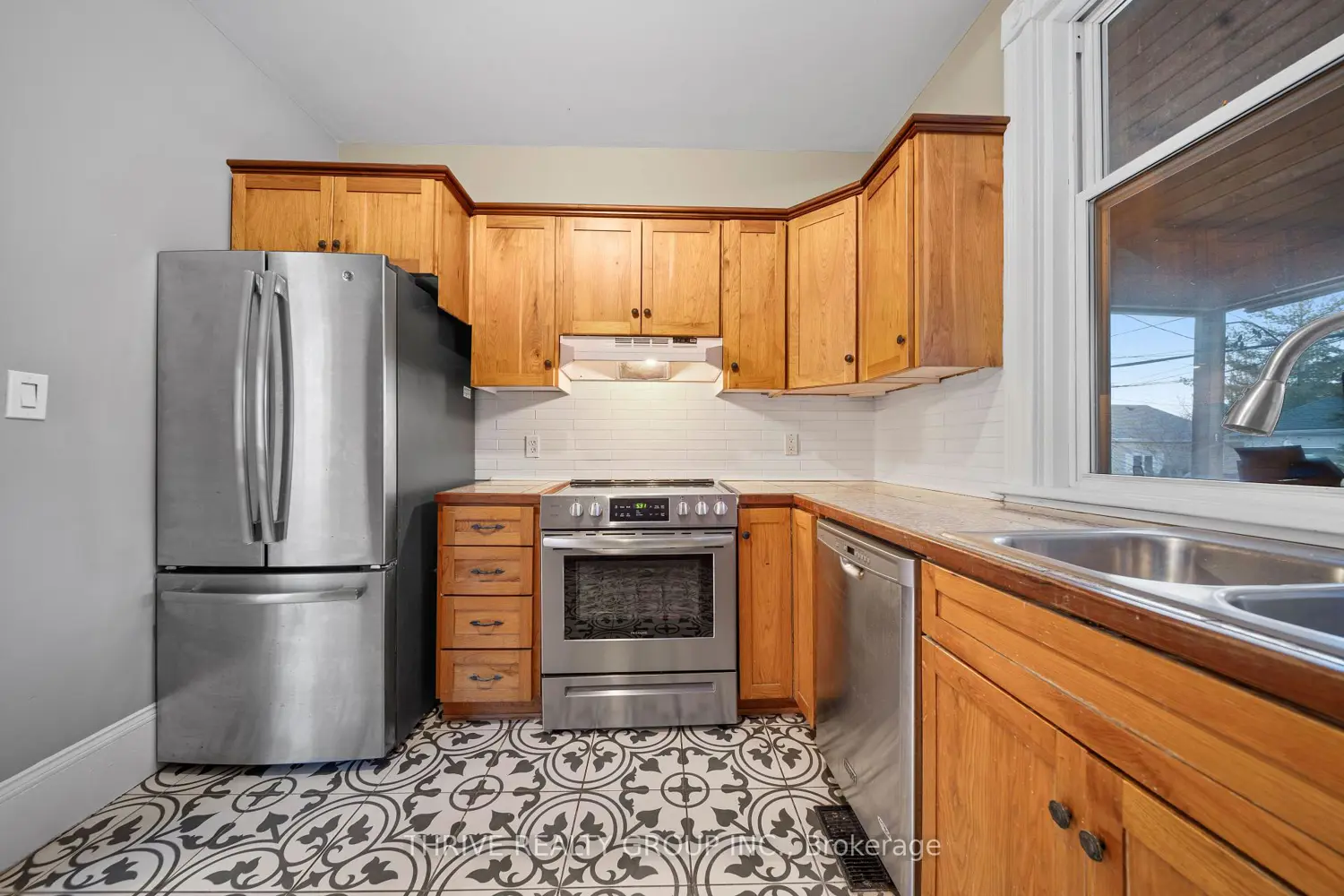 Additional image 3 of 922 Princess Avenue