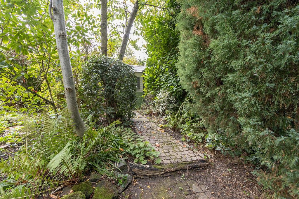 Additional image 31 of 4 bed property for saleVictoria Cottage, Park Street, Market Bosworth CV13