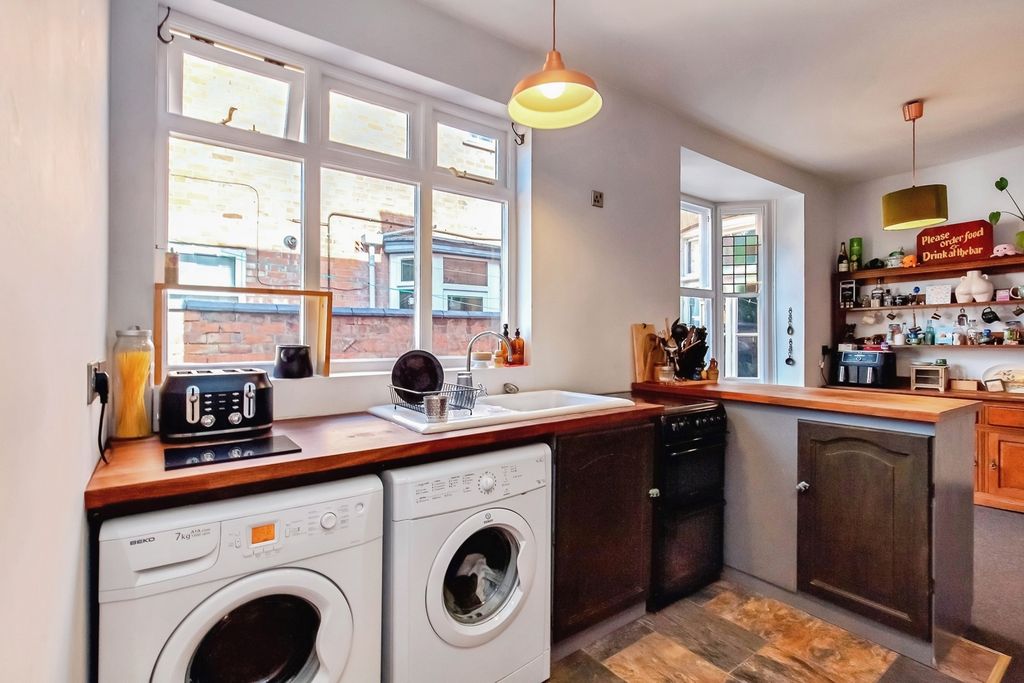 Additional image 10 of 4 bed town house for saleBeaconsfield Road, Leicester, Leicestershire LE3