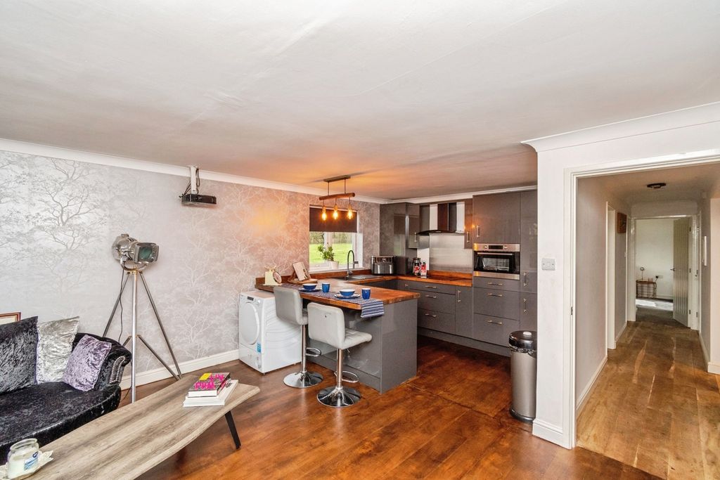 Additional image 8 of 7 bed detached house for saleBursnips Road, Wolverhampton, West Midlands WV11