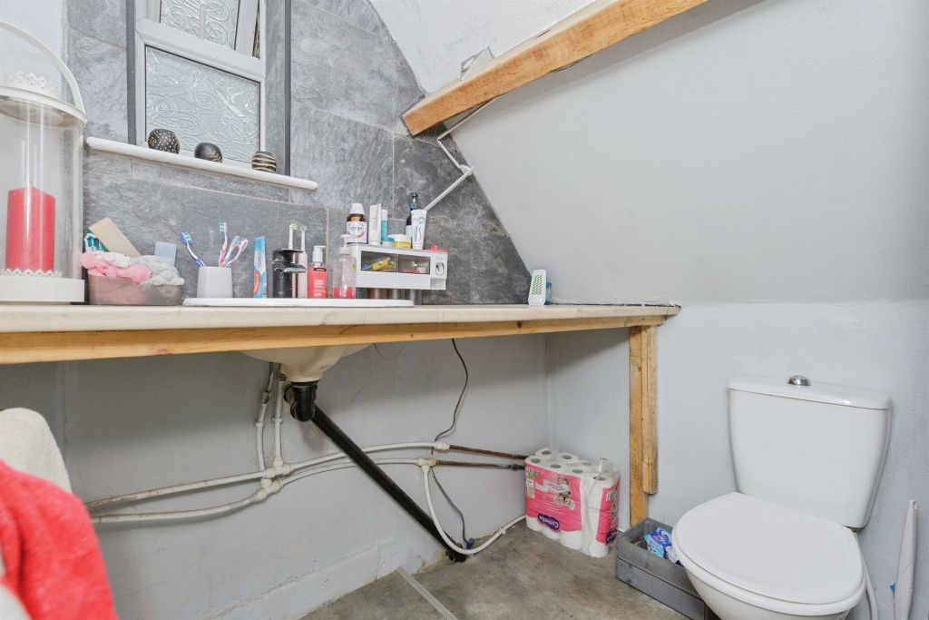 Additional image 13 of 4 bed semi-detached house for saleSpencefield Lane, Leicester LE5