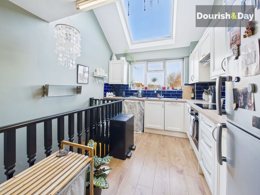 2 bed flat for salePipe Gate, Old Creamery TF9 photo 5