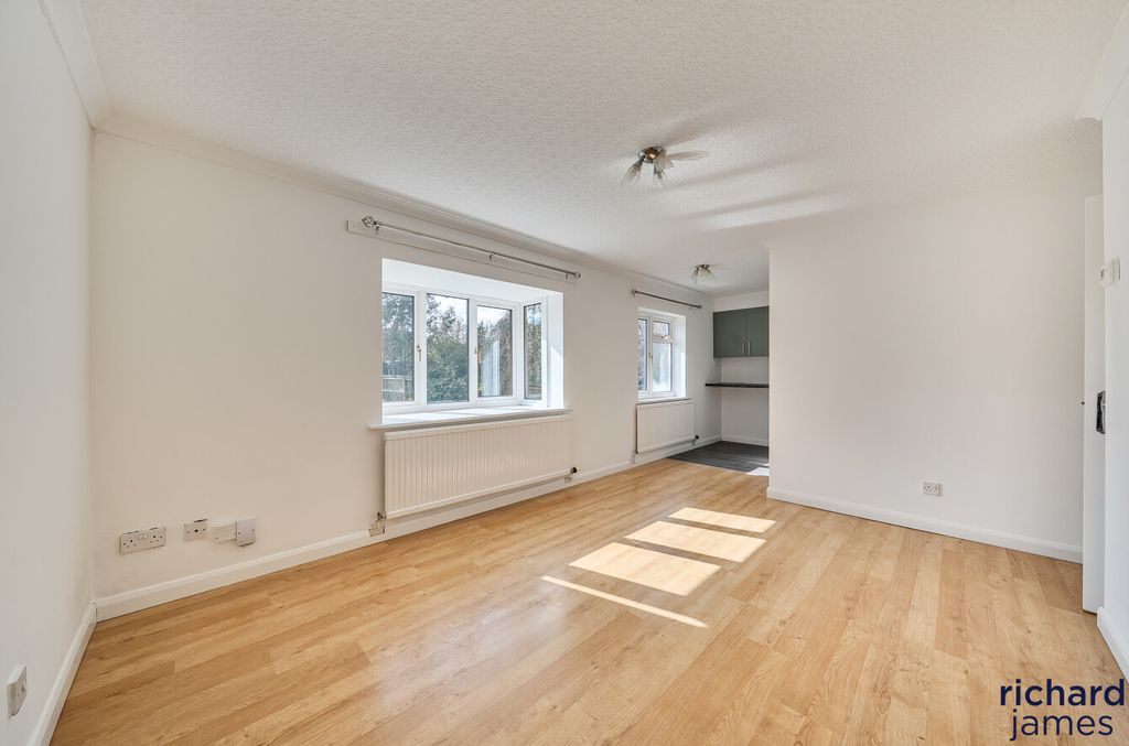Additional image 4 of 2 bed flat for saleHigh Street, Wroughton, Swindon SN4
