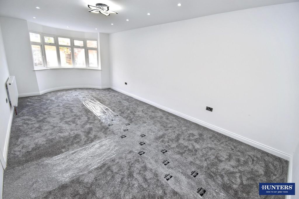Additional image 3 of 5 bed semi-detached house for saleTythorn Drive, Wigston LE18