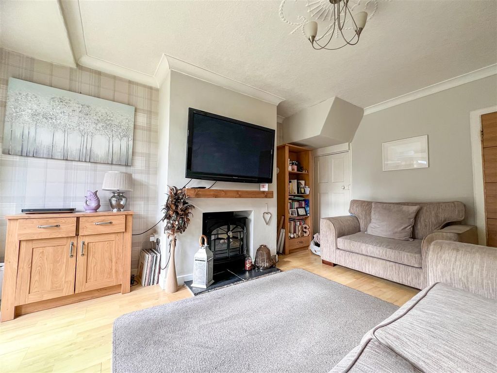 Additional image 4 of 4 bed property for saleHillswood Avenue, Leek ST13