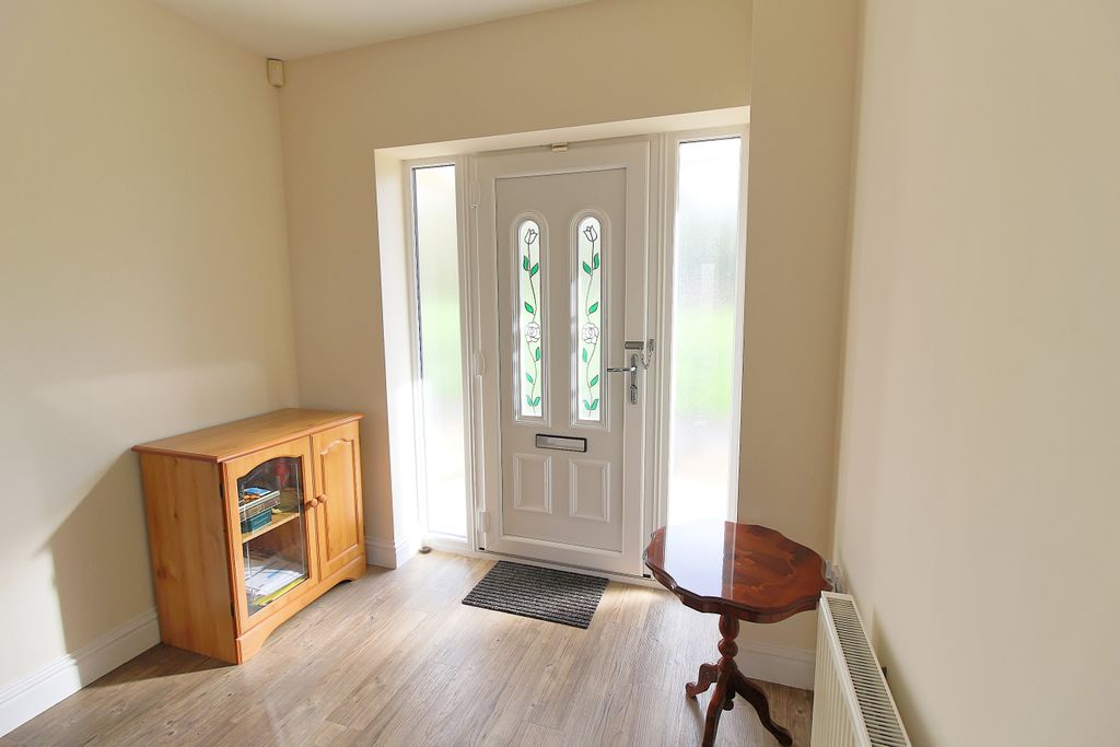 4 bed detached house for saleShepherd Close, Hamilton, Leicester LE5 photo 2