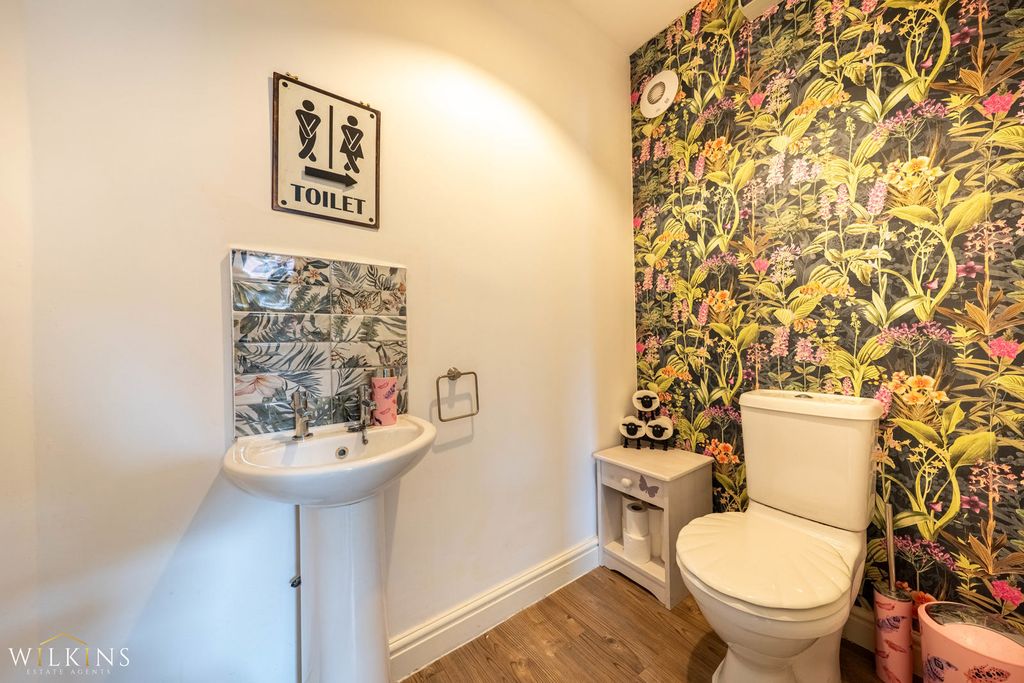 Additional image 11 of 4 bed detached house for saleLowes Drive, Tamworth, Staffordshire B77