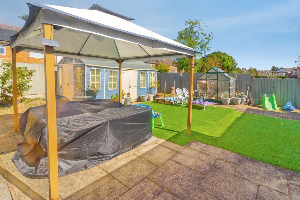 Additional image 18 of 4 bed semi-detached house for saleWestleigh Avenue, Leicester LE3