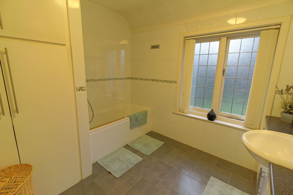 Additional image 18 of 4 bed detached house for saleLondon Road, Stoneygate, Leicester LE2