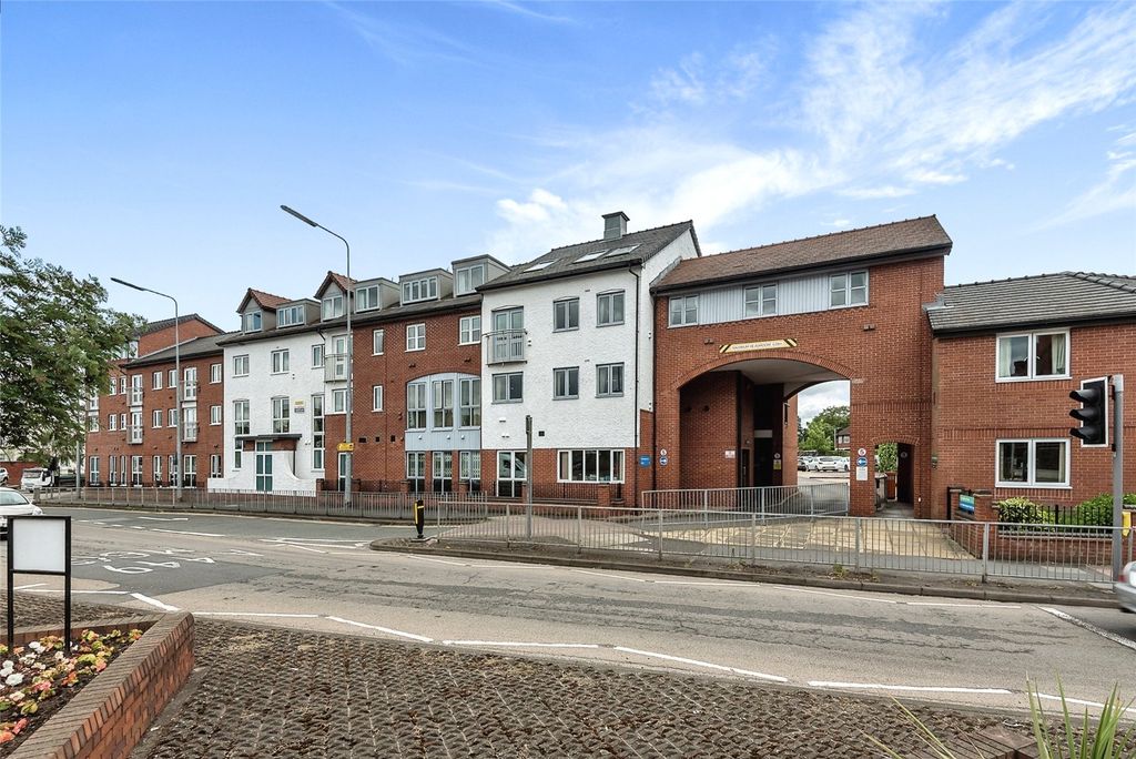 1 bed flat for saleWolverhampton Road, Staffordshire ST17 photo 2