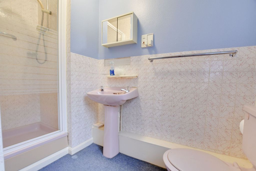Additional image 9 of 2 bed flat for saleSt. Marys Road, Clarendon Park, Leicester LE2