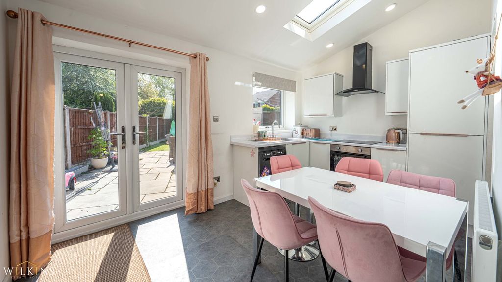 Additional image 3 of 3 bed semi-detached house for saleGlendale Court, Wilnecote, Tamworth, Staffordshire B77