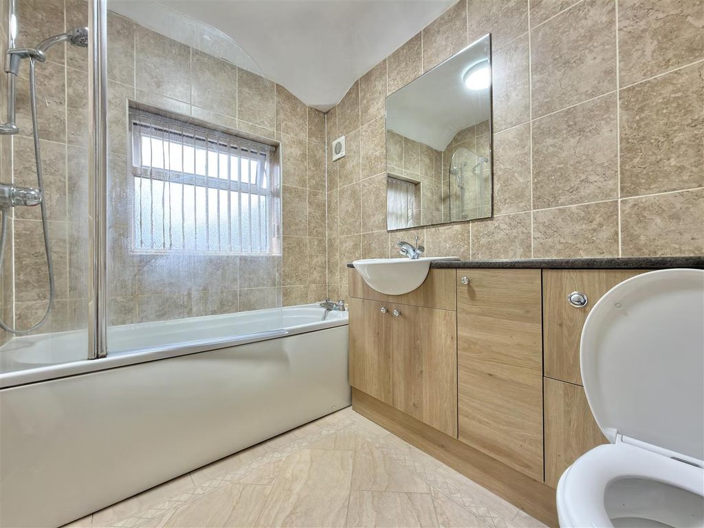 Additional image 8 of 3 bed semi-detached house for saleWoodgate Drive, Birstall, Leicester LE4
