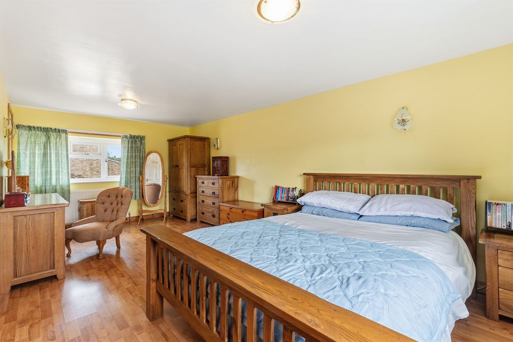 Additional image 14 of 4 bed terraced house for saleGlen Crescent, Stamford PE9