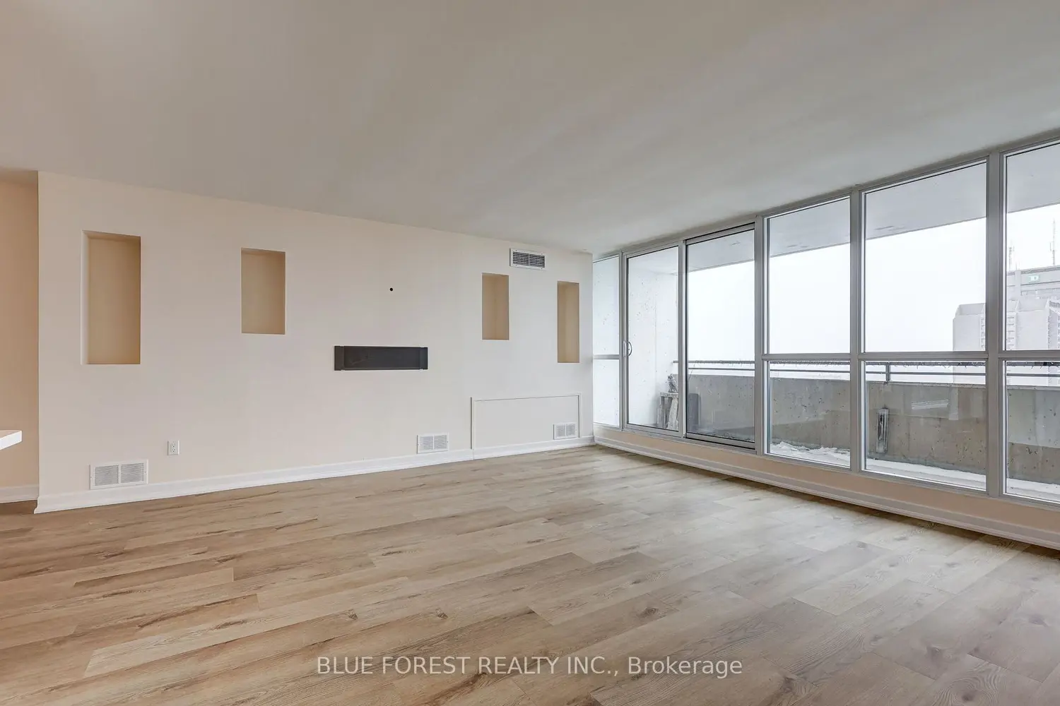 Additional image 6 of 389 Dundas Street 1705