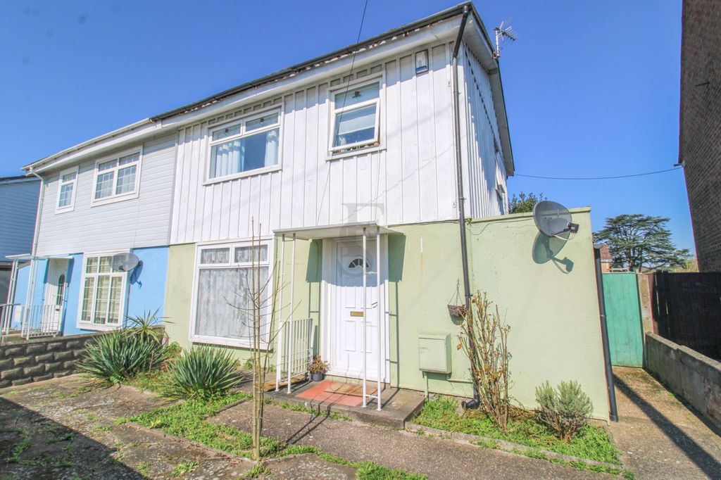 3 bed semi-detached house for saleKemp Road, Leicester LE3