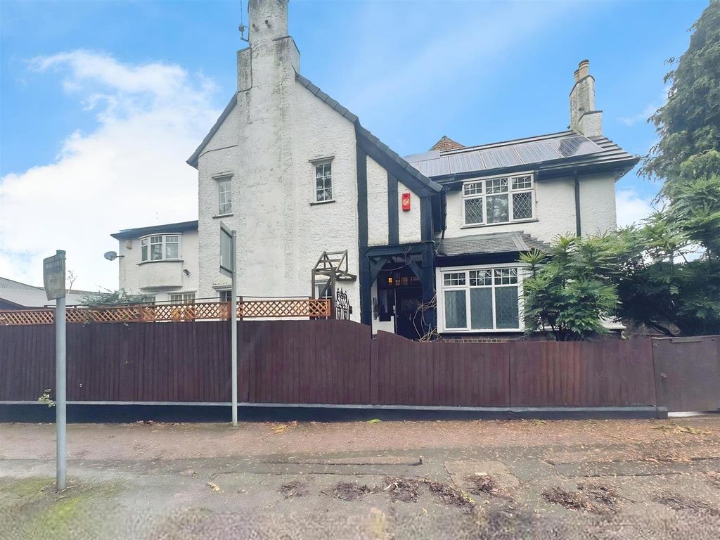 4 bed cottage for saleHall Lane, Leicester LE2