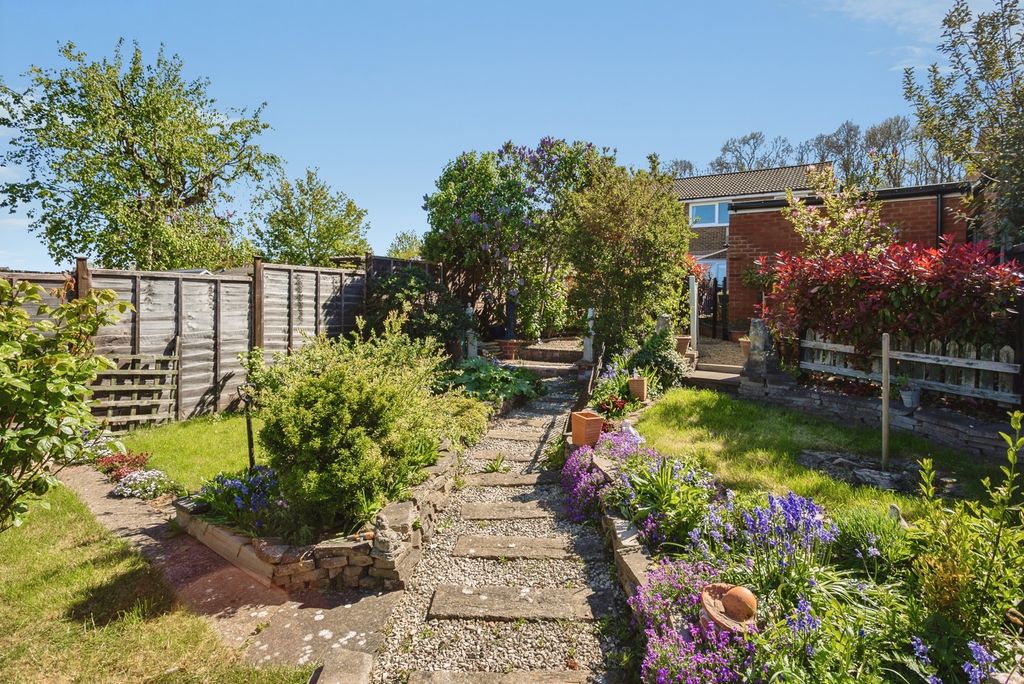 Additional image 18 of 3 bed semi-detached house for saleFrancis Drive, Loughborough, Leicestershire LE11