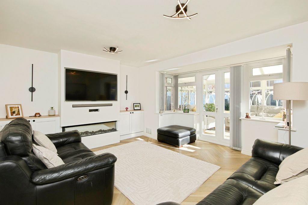 Additional image 2 of 4 bed detached house for saleAmberlands, Stretton, Burton-On-Trent DE13