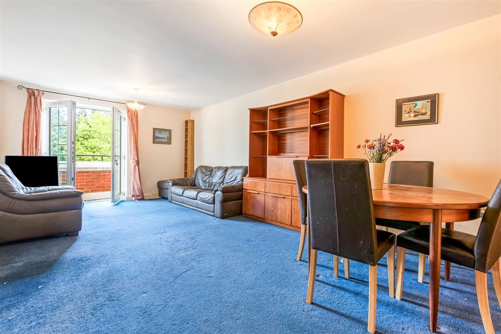 Additional image 6 of 2 bed flat for saleThe Laurels, Knighton Park Road, Leicester LE2