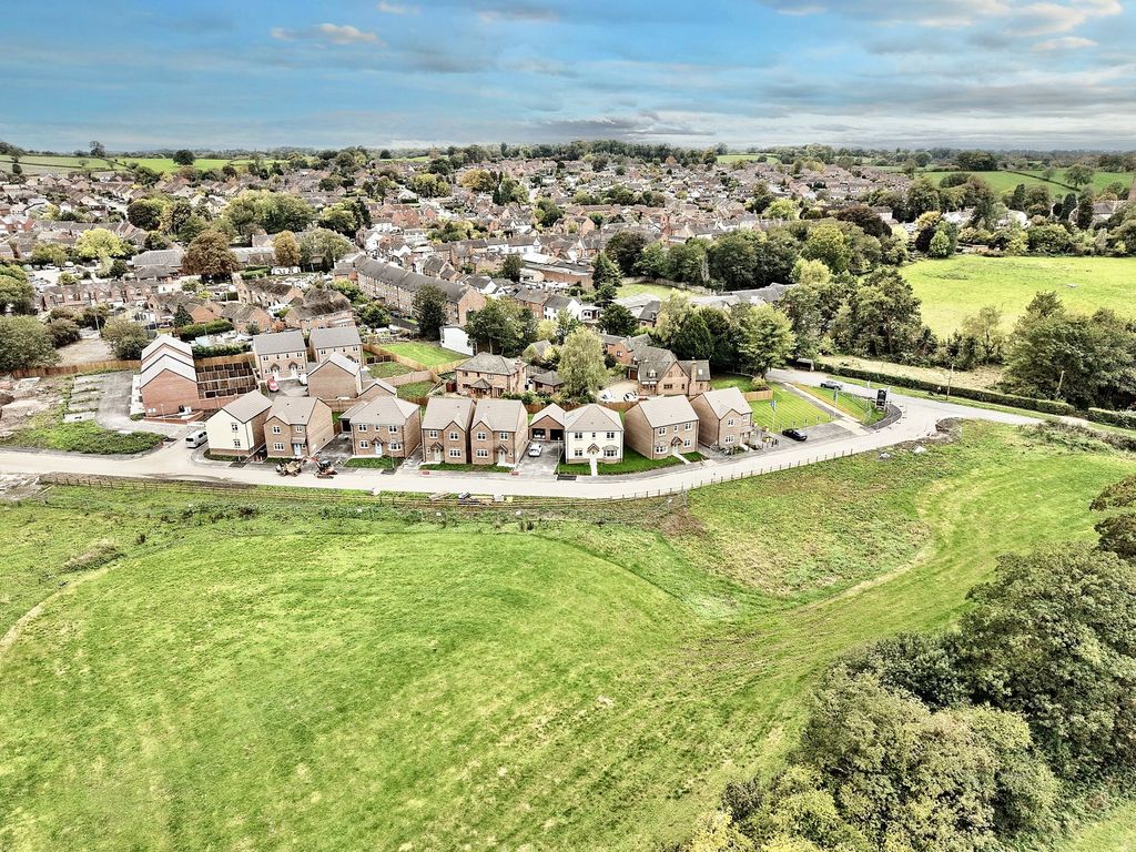 3 bed semi-detached house for saleCastle Meadows, Eccleshall ST21 photo 4