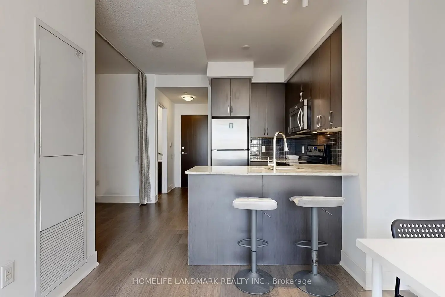Additional image 6 of 7608 Yonge Street 513