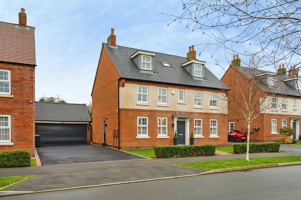5 bed detached house for saleGalloway Road, Drakelow, Burton-On-Trent DE15