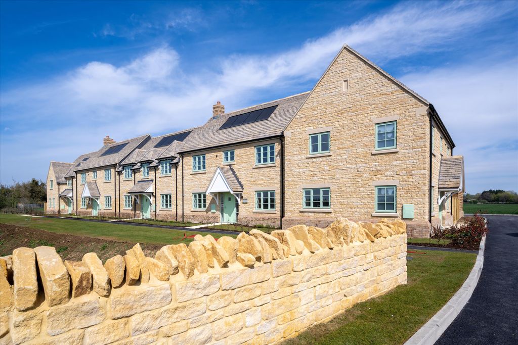 3 bed end terrace house for saleKings Water, Ashton Keynes, Cirencester SN6