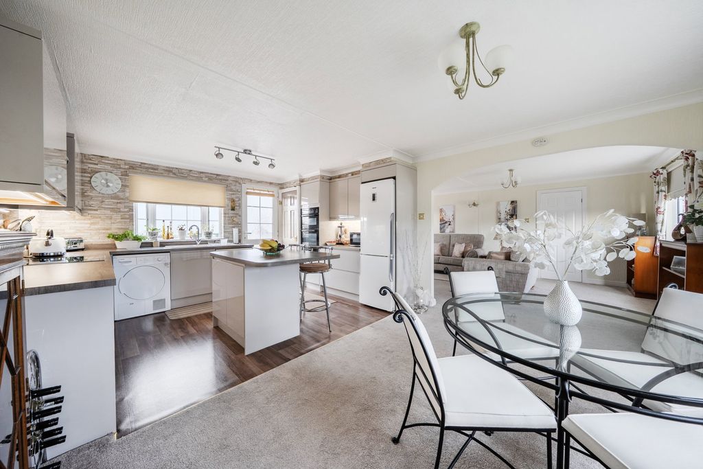 Additional image 2 of 2 bed mobile/park home for saleLodge Park, Langham, Oakham, Rutland LE15