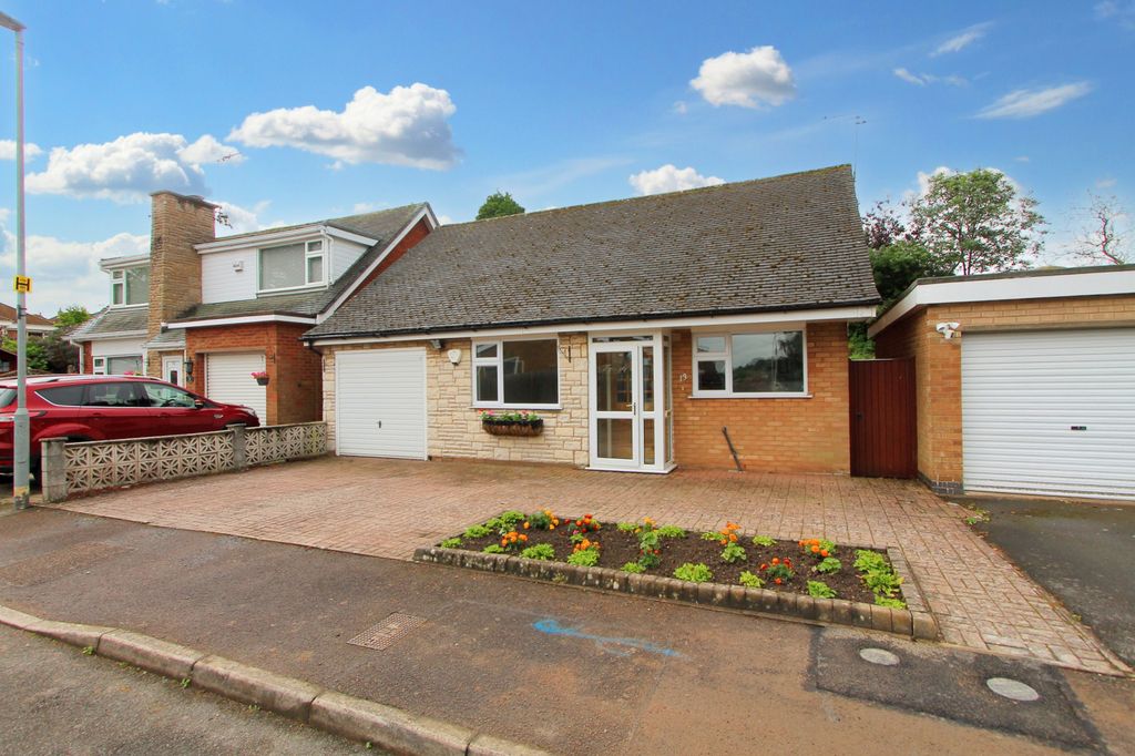 2 bed detached bungalow for saleAngus Close, Thurnby, Leicester LE7