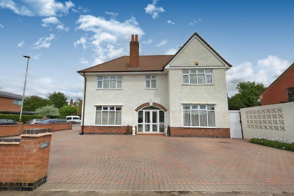 4 bed detached house for saleStoughton Drive North, Leicester LE5