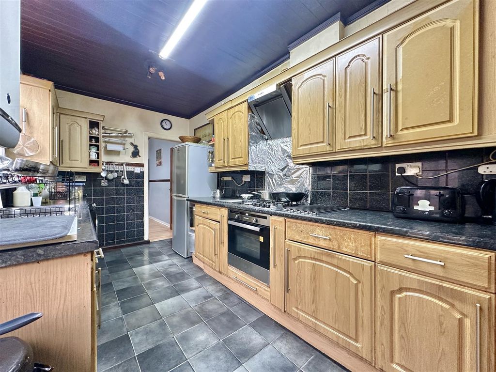 3 bed terraced house for saleDoncaster Road, Belgrave, Leicester LE4 photo 4