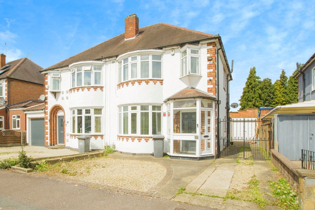 3 bed semi-detached house for saleKingsmead Close, Leicester LE2