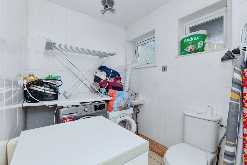 Additional image 7 of 5 bed semi-detached house for salePitchens Close, Leicester, Leicestershire LE4