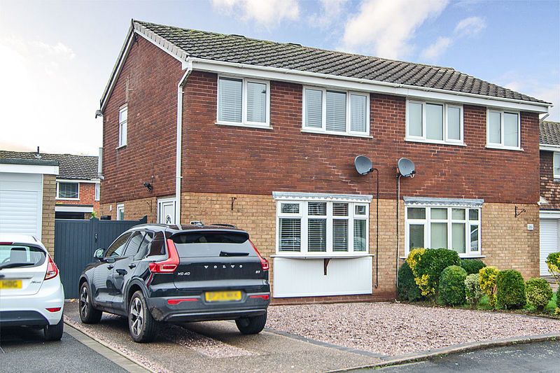 3 bed semi-detached house for saleThe Bramblings, Stafford ST17