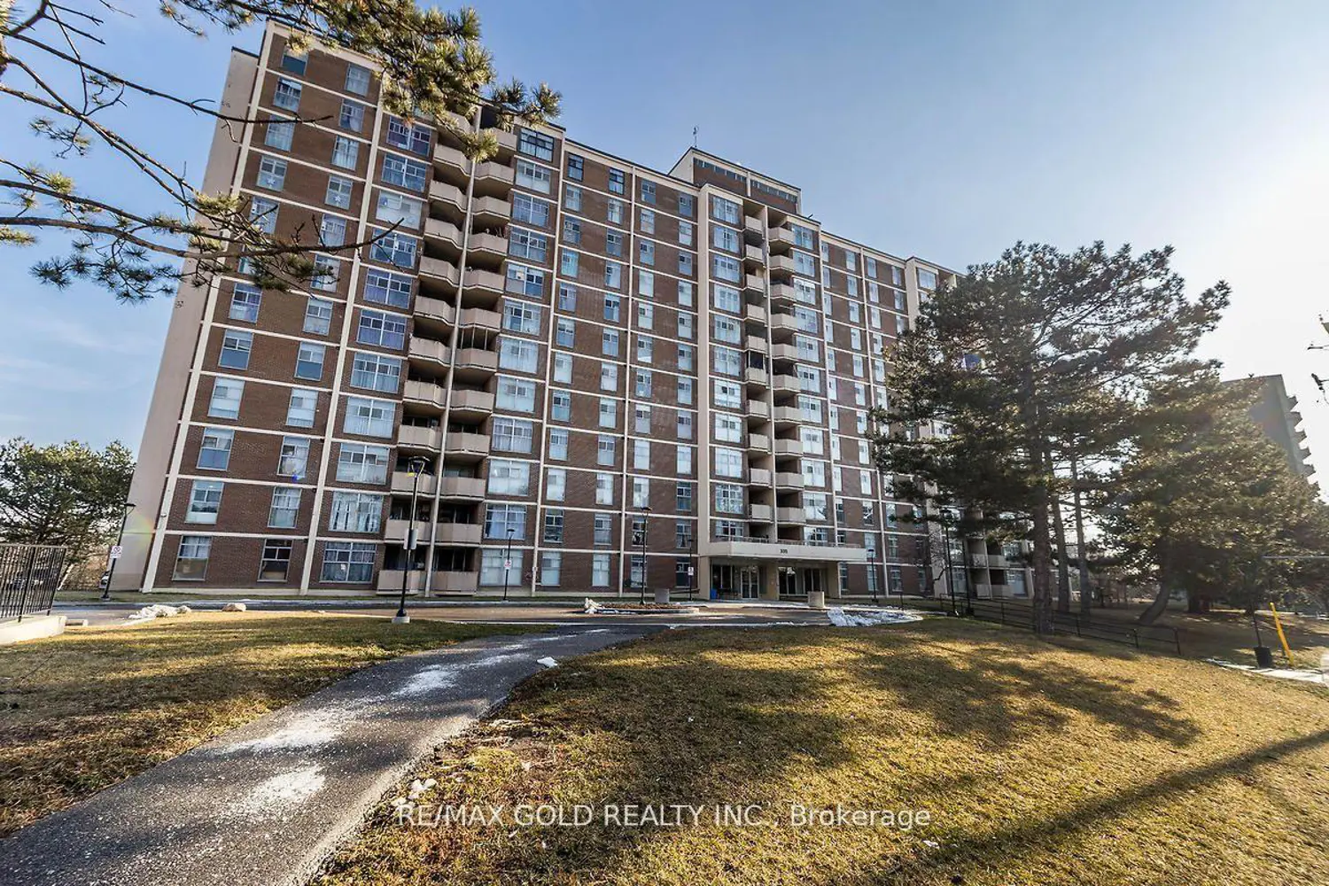 335 Driftwood Avenue 405