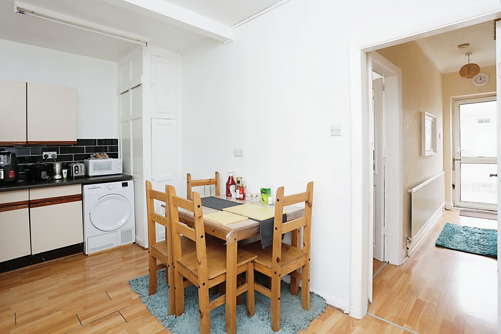 Additional image 7 of 3 bed semi-detached house for saleCartwright Street, Loughborough, Leicestershire LE11