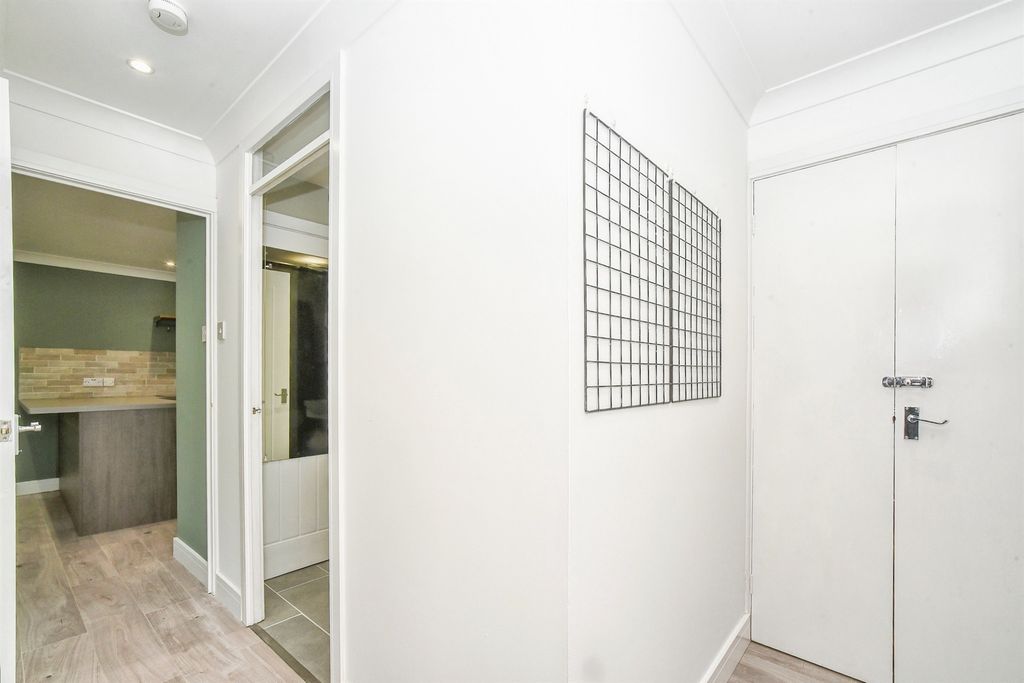 Additional image 9 of 1 bed flat for saleGlenville Close, Royal Wootton Bassett, Swindon SN4