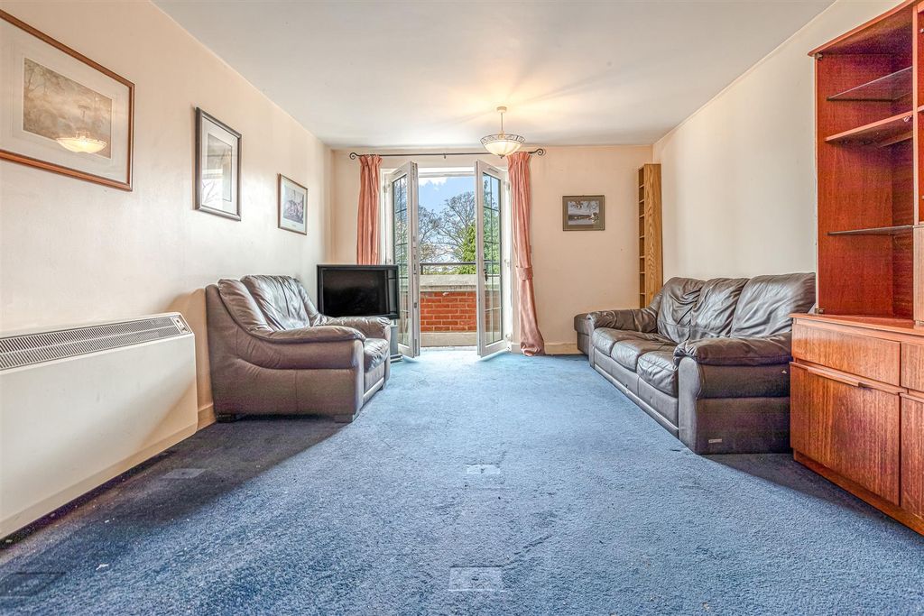 Additional image 8 of 2 bed flat for saleThe Laurels, Knighton Park Road, Leicester LE2