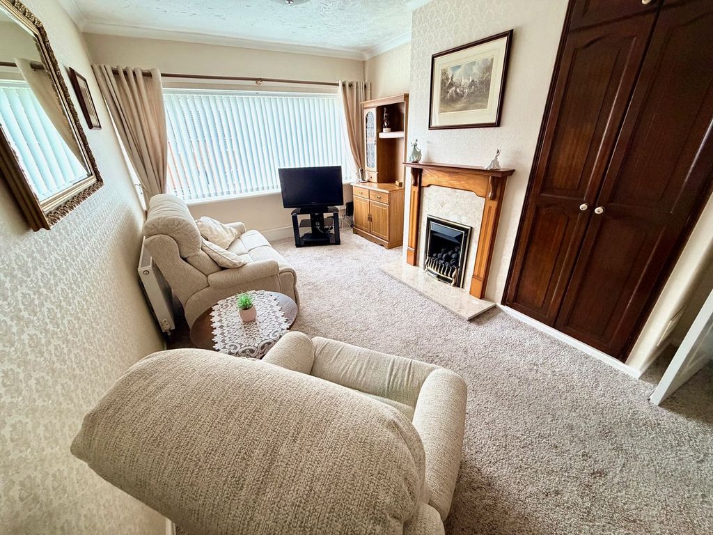 Additional image 2 of 1 bed flat for saleRenton Grove, Rakegate, Wolverhampton WV10