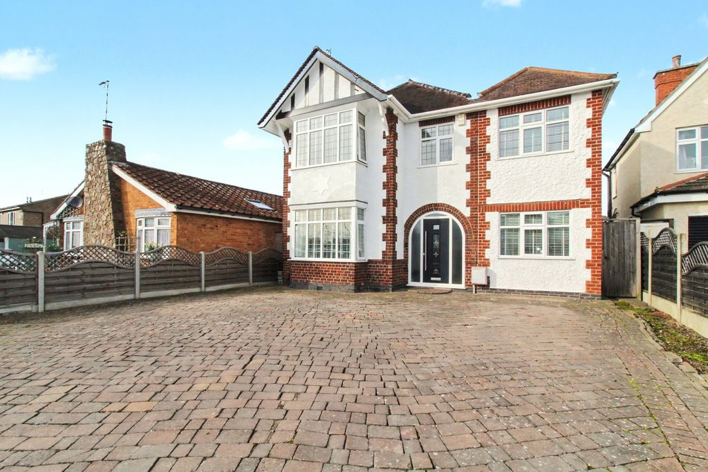 4 bed detached house for saleLittle Glen Road, Glen Parva, Leicester LE2