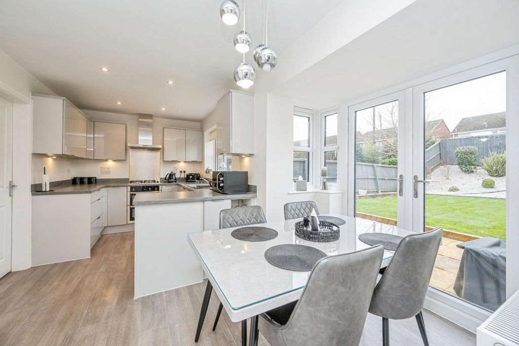Additional image 9 of 4 bed detached house for saleCroft Close, Two Gates, Tamworth B77