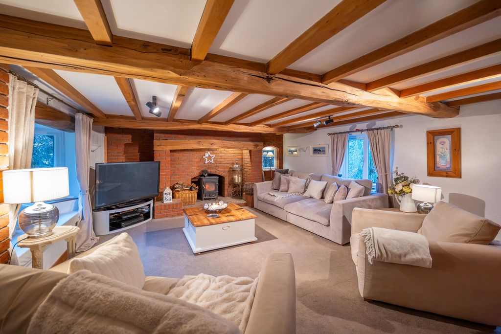 4 bed detached house for saleEfflinch Lane, Barton Under Needwood DE13 photo 2
