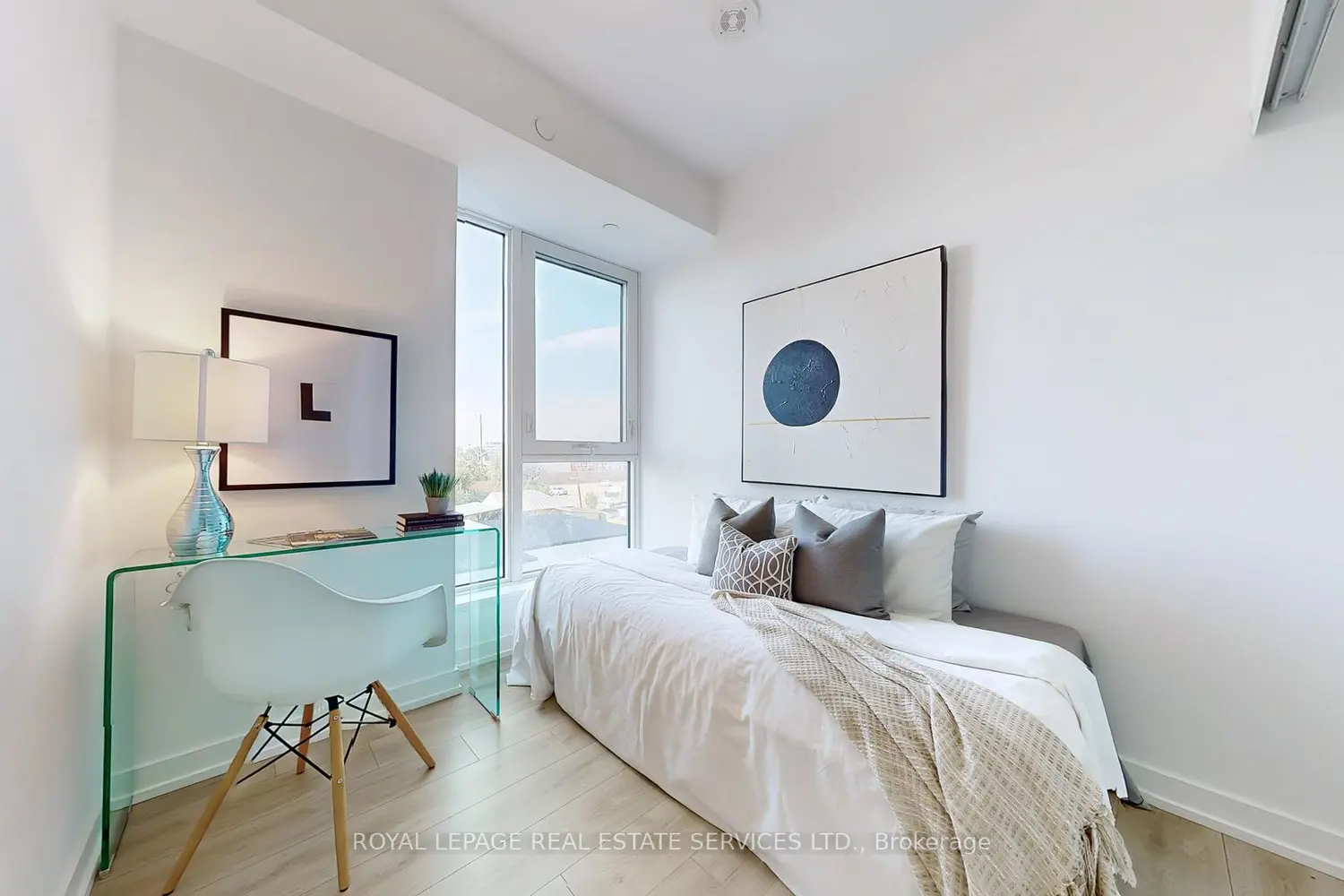 Additional image 10 of 1195 The Queensway 213