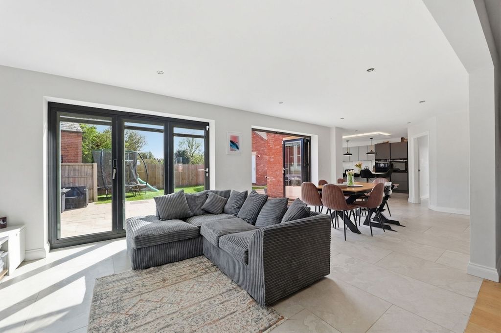 4 bed detached house for saleThompson Close, Nether Broughton LE14 photo 3