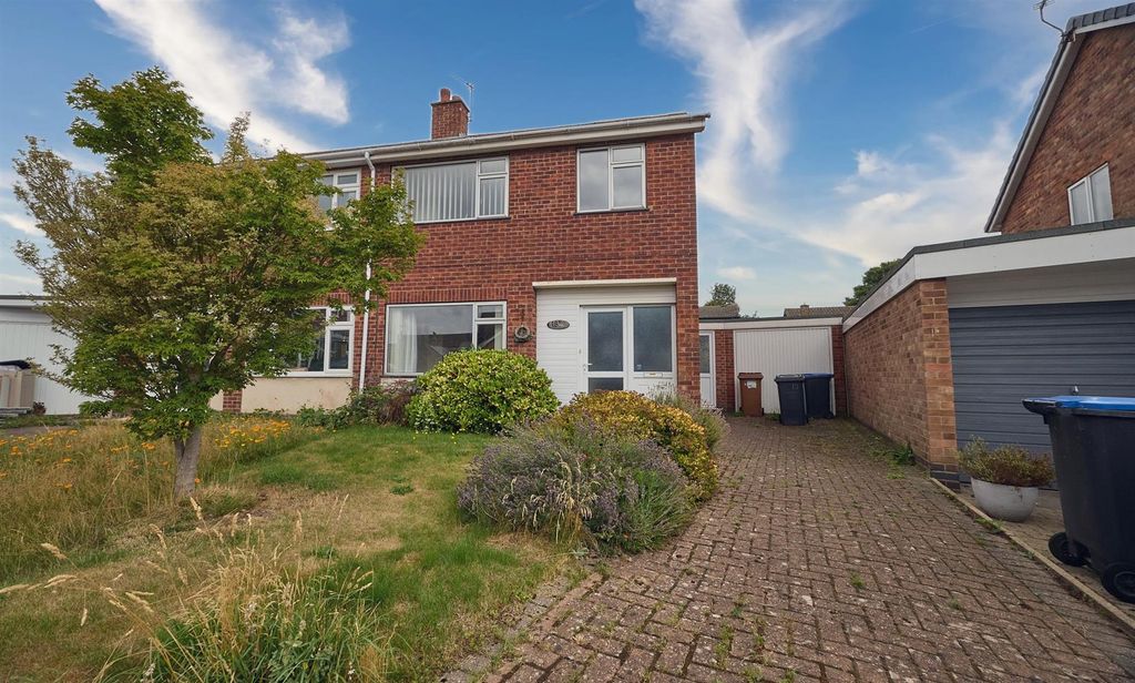 3 bed semi-detached house for saleProspect Way, Earl Shilton LE9